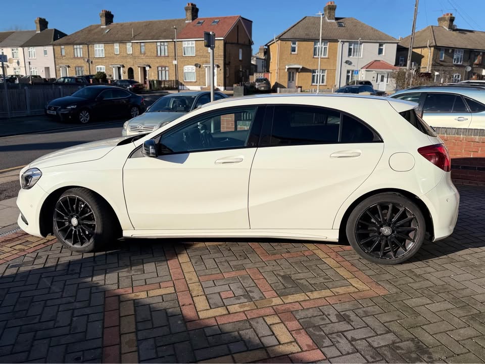 2016 Mercedes-Benz A200D AMG LINE PREMIUM